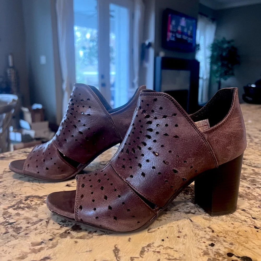 Beautiful brown Roper booties - Picture 4 of 6